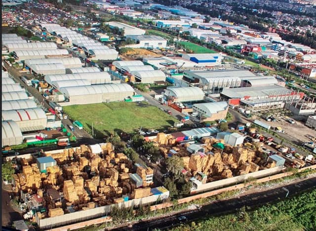 Central - Una ciudad impresionante de 327 hectáreas donde se forjan