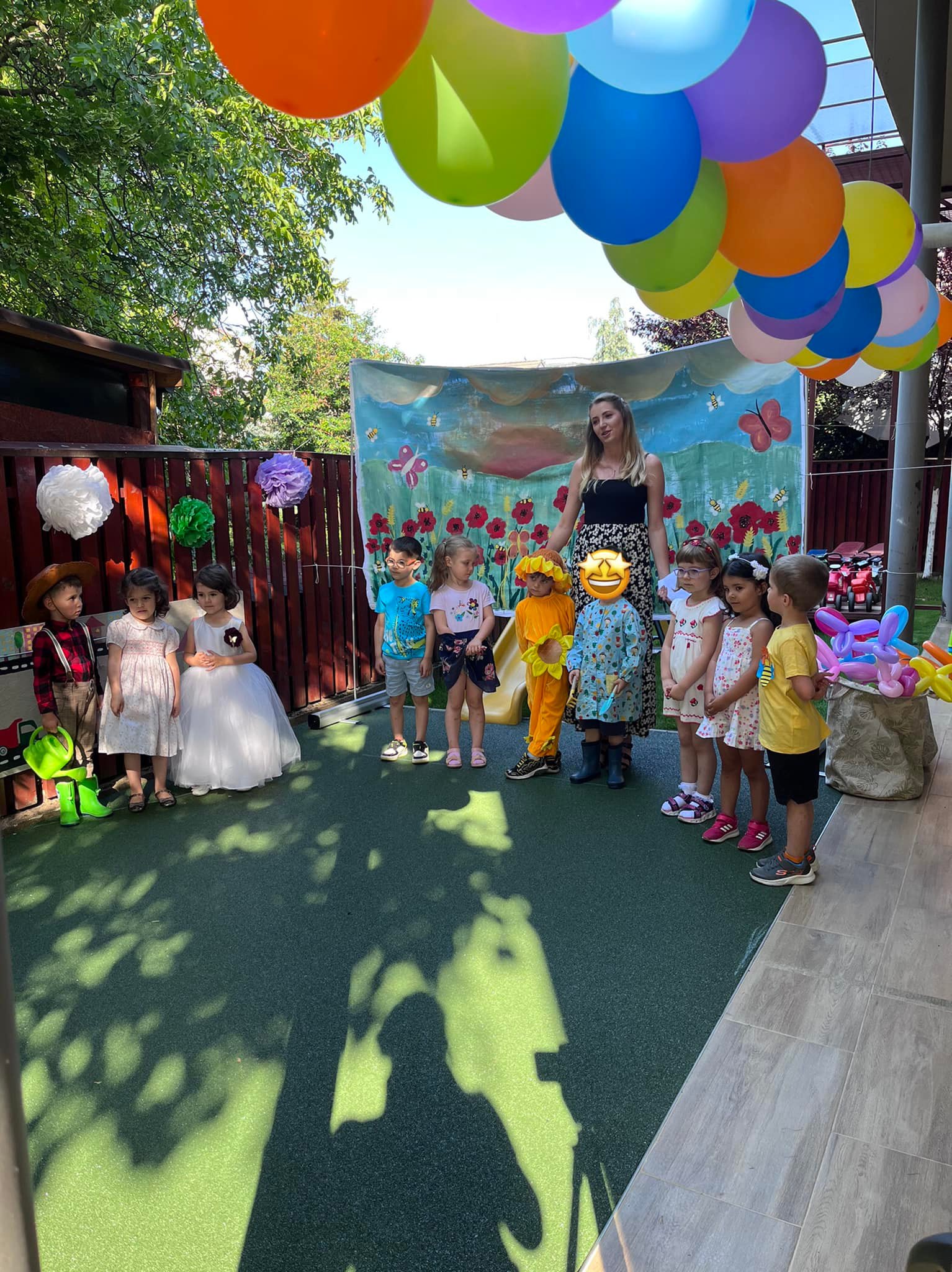 Gradinita Helen - 🤩☀️Câteva poze de la serbarea grupei...