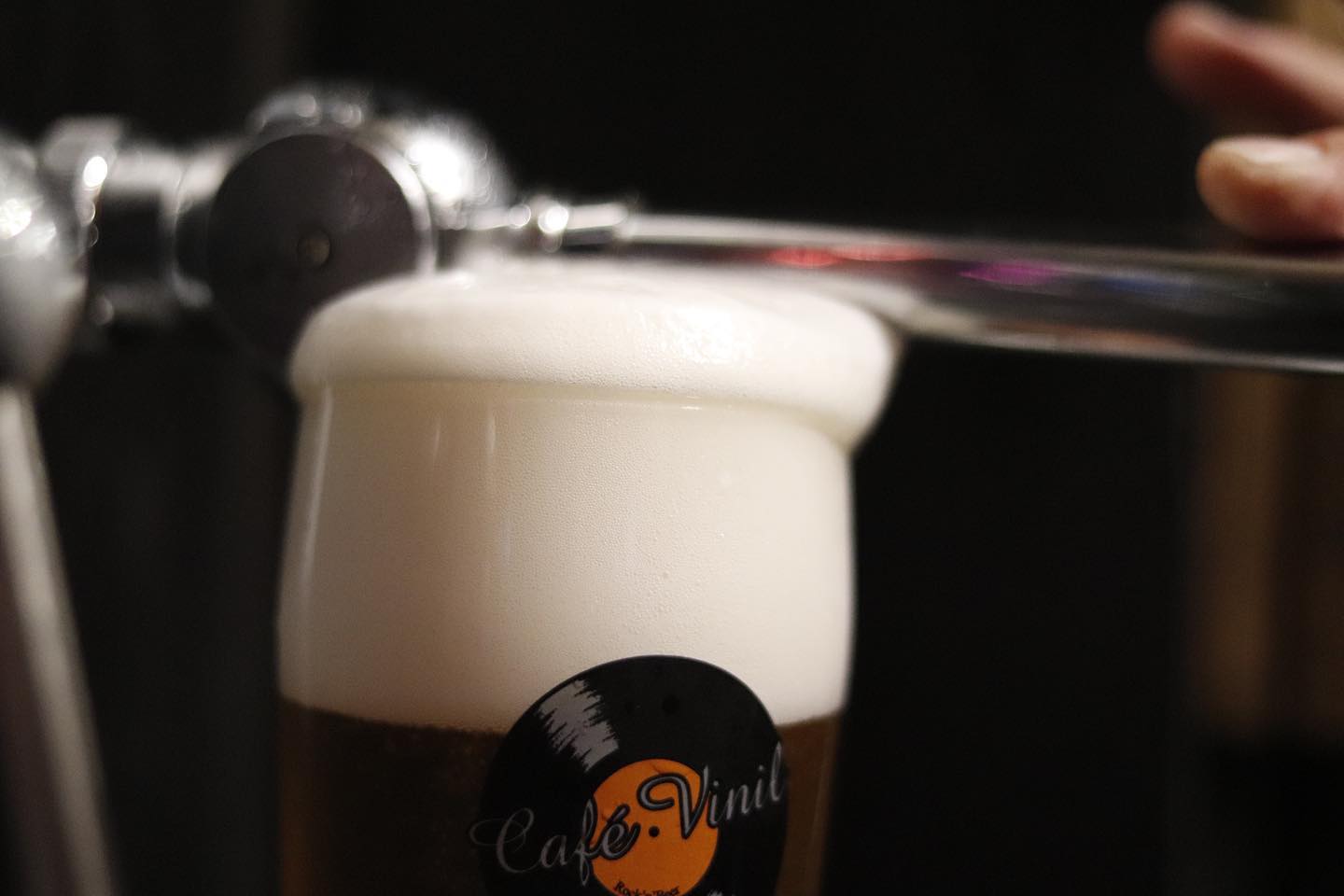 Café Vinil Mogi - ⚡️ QUINTA: happy hour double chopp... | Facebook