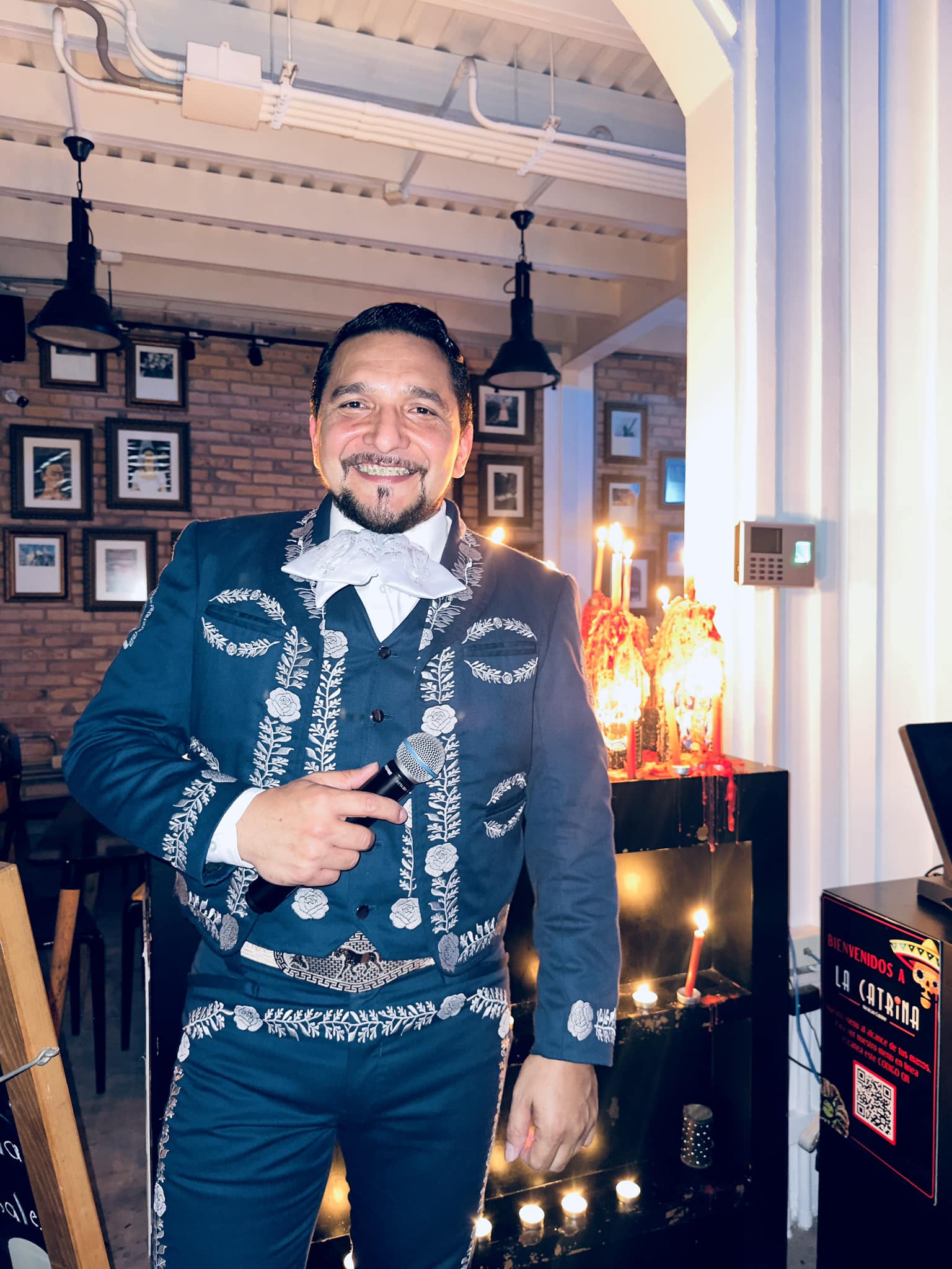 Max Erazo Artista