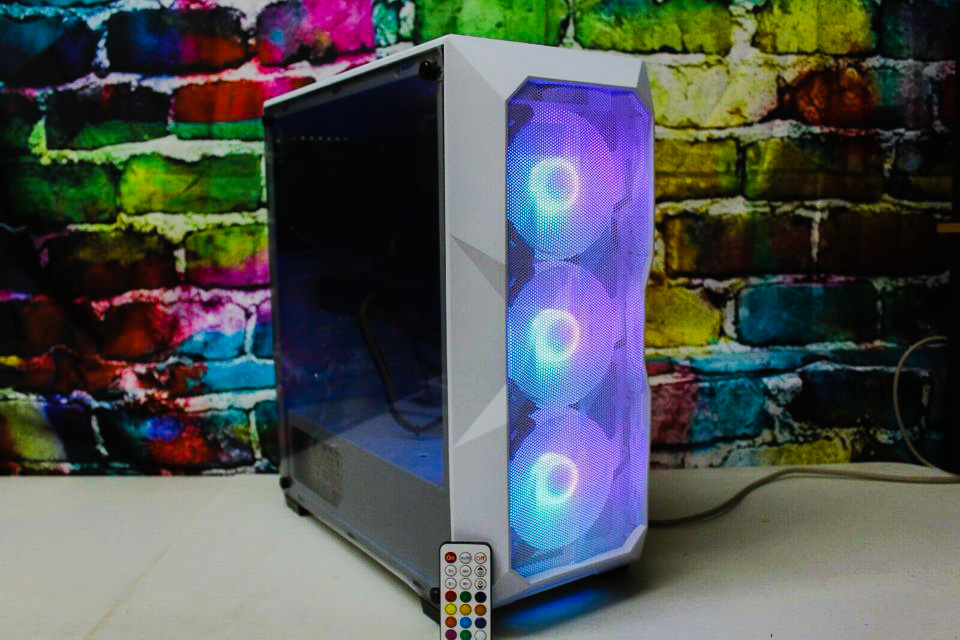 Penny Sioux PC - Custom Addressable RGB color changing case. Can change ...