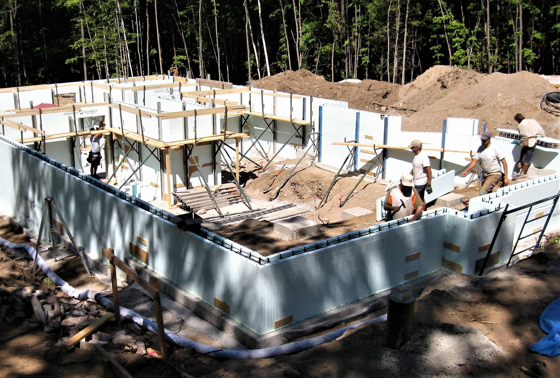 Living Sol - Building and Design