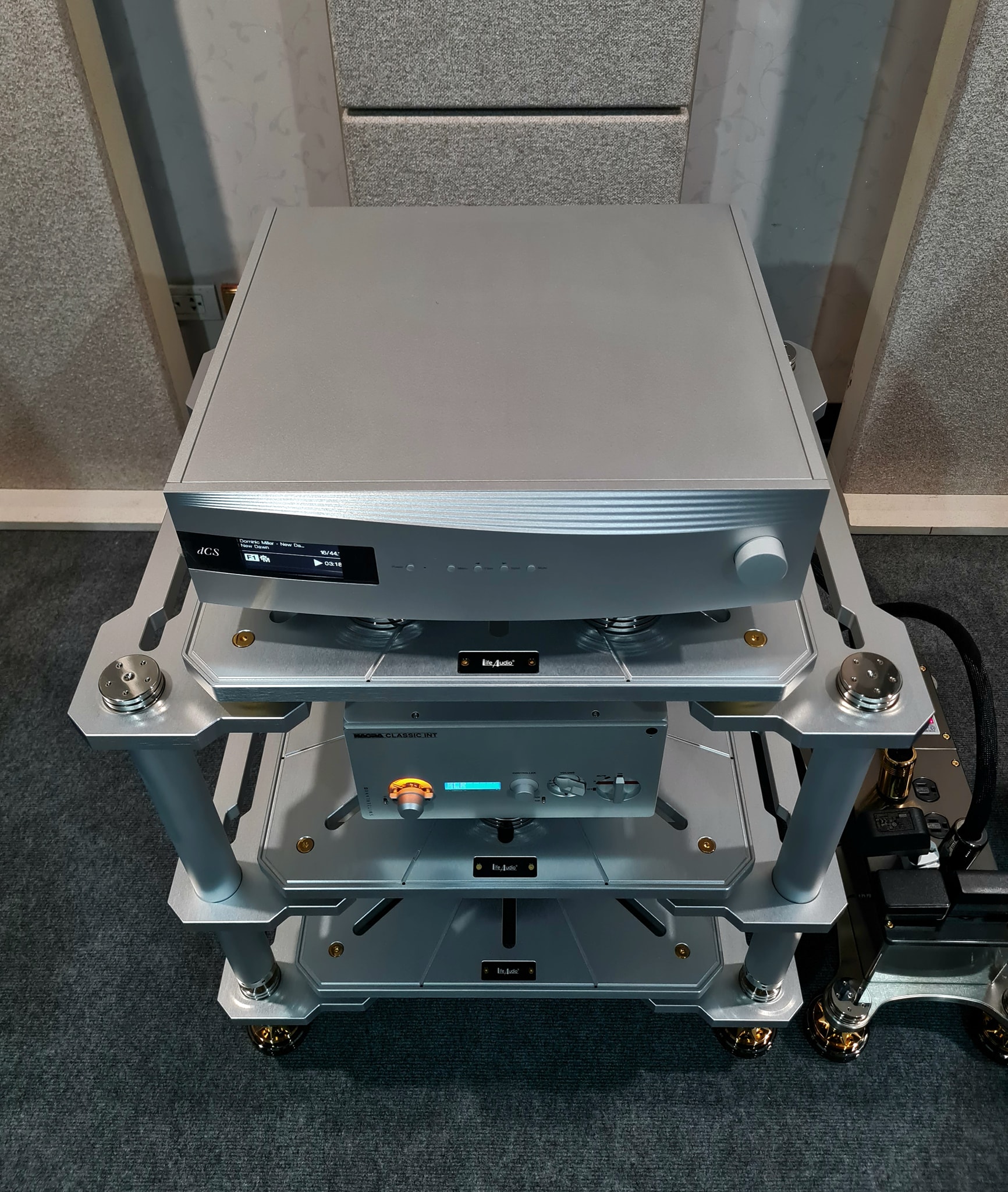 Life Audio: Signature Rack... - Audiophile Videophile