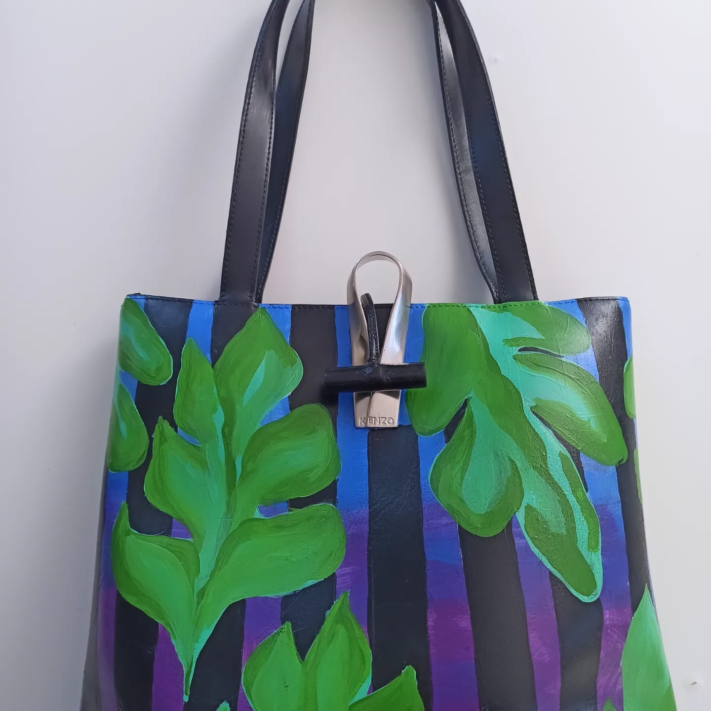 Upcycled vintage 90s leather handbag with high quality paint