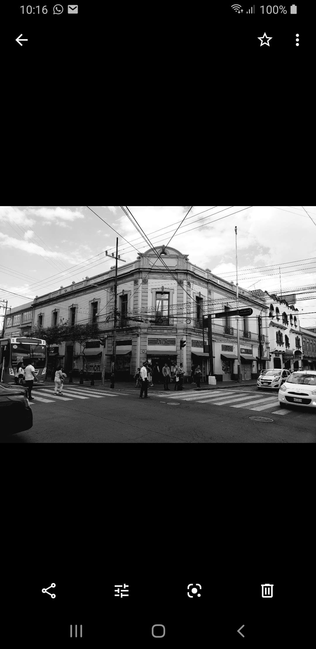 Pancoupé. La Esquina Chata de la Arquitectura