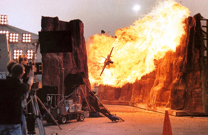 Star - In the film 'Independence Day', there is a sequence where a U.S ...