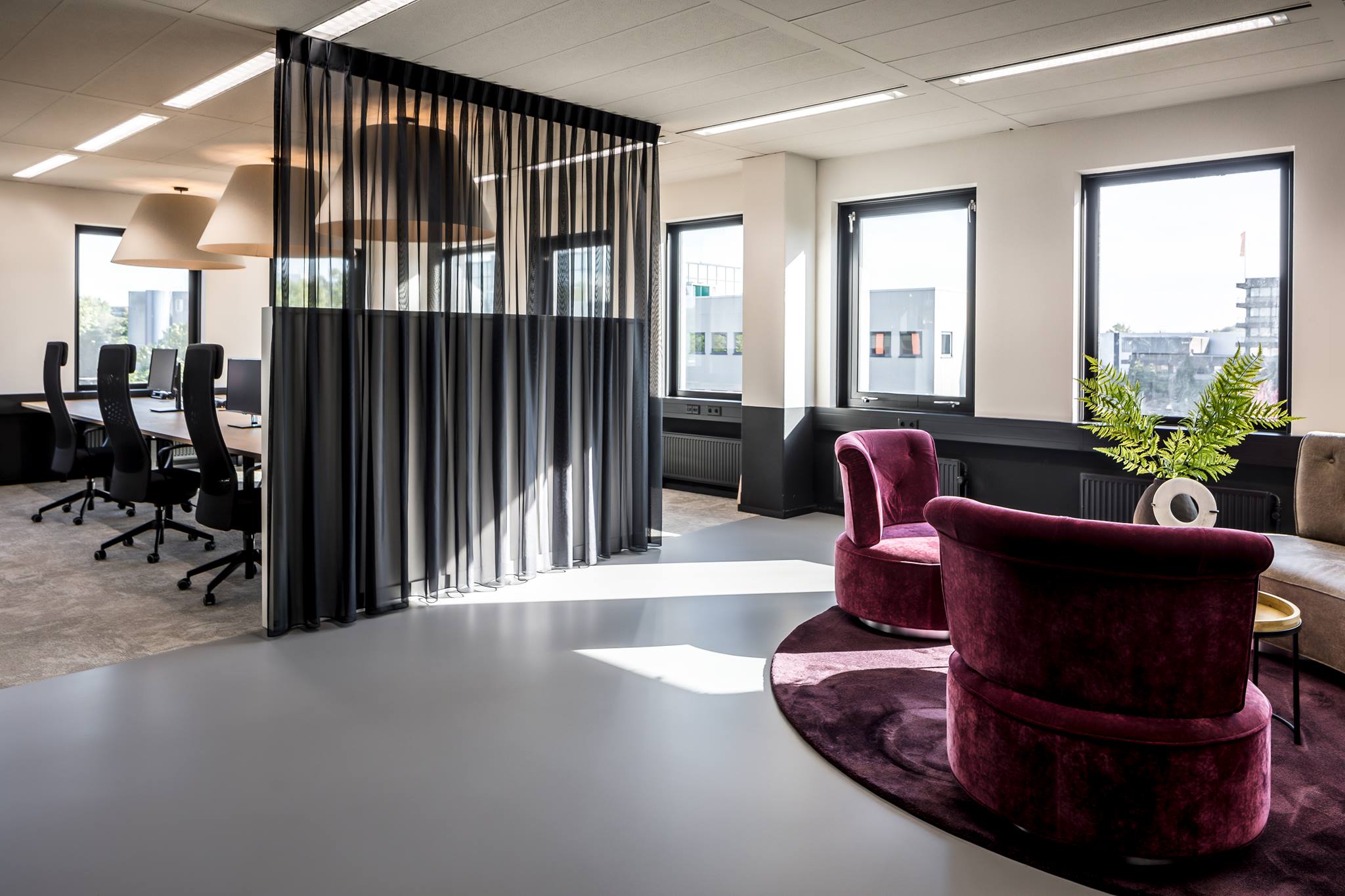 Young Office Interiors - YES WE ZIJN LIVE! ︎ Na hard (thuis)werken ...