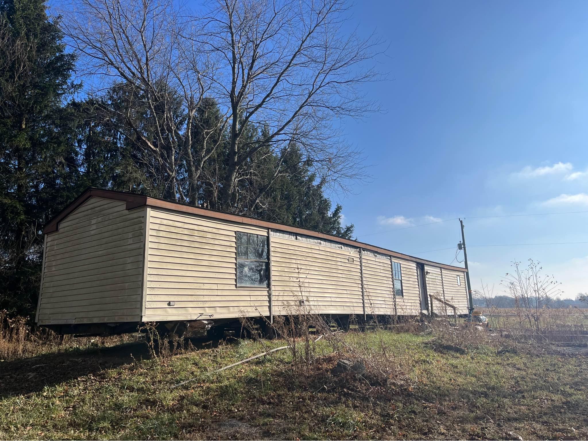 Manufactured home Free you haul off Storage Sheds Russiaville
