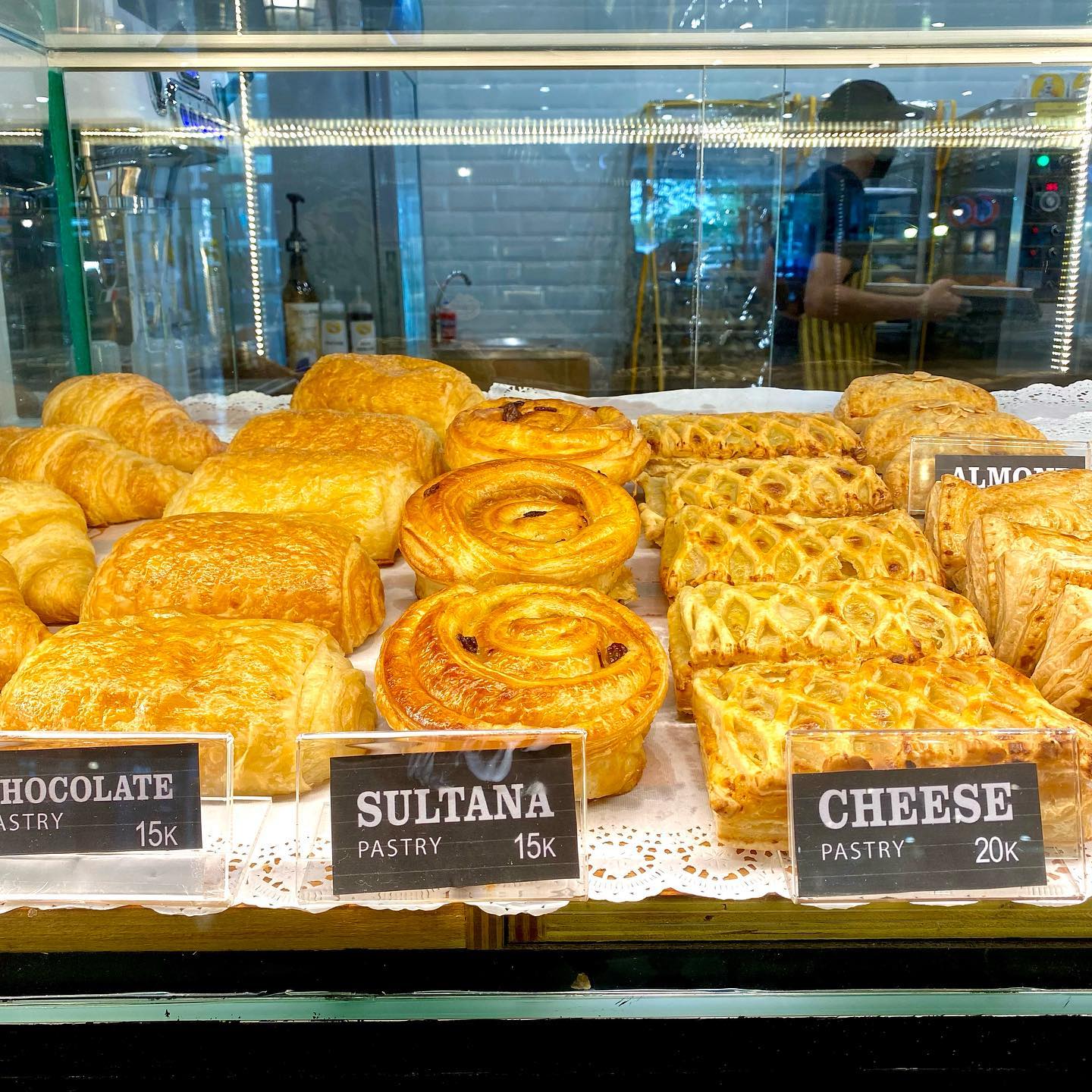 ANEKA PASTRY ROTI O😍 Aneka pastry... - RINGROAD CITY WALKS