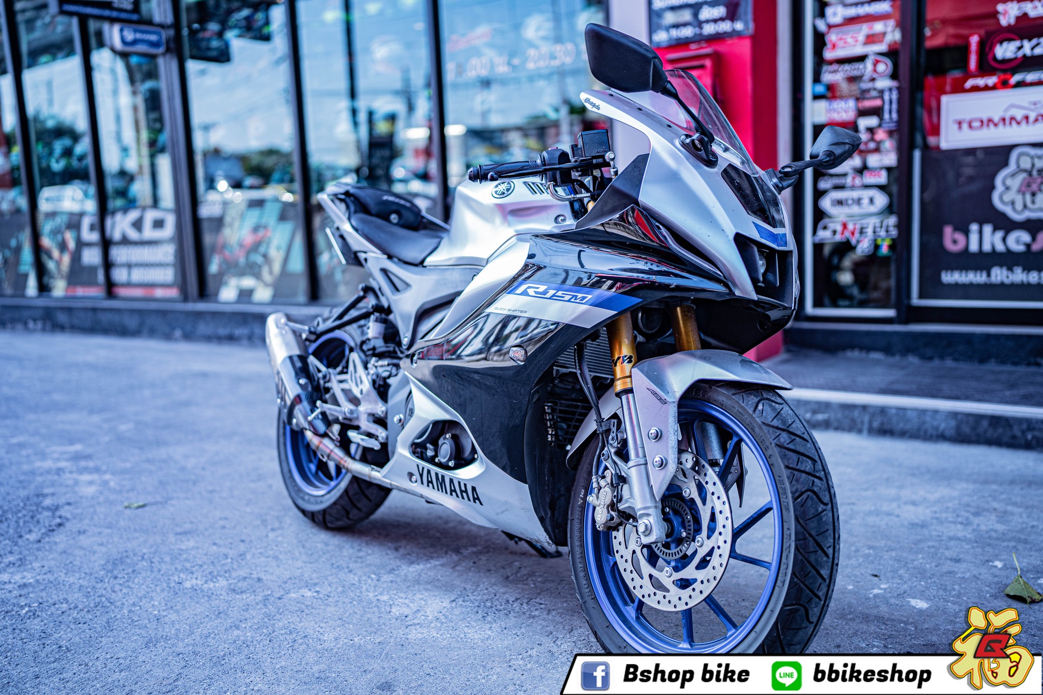 #R15M พร้อมลั่น จัดชุด ท่อ Akrapovic ปลายดาบ 👍 ปลายท่อทรงดาบบ 🔥 หวาน ...