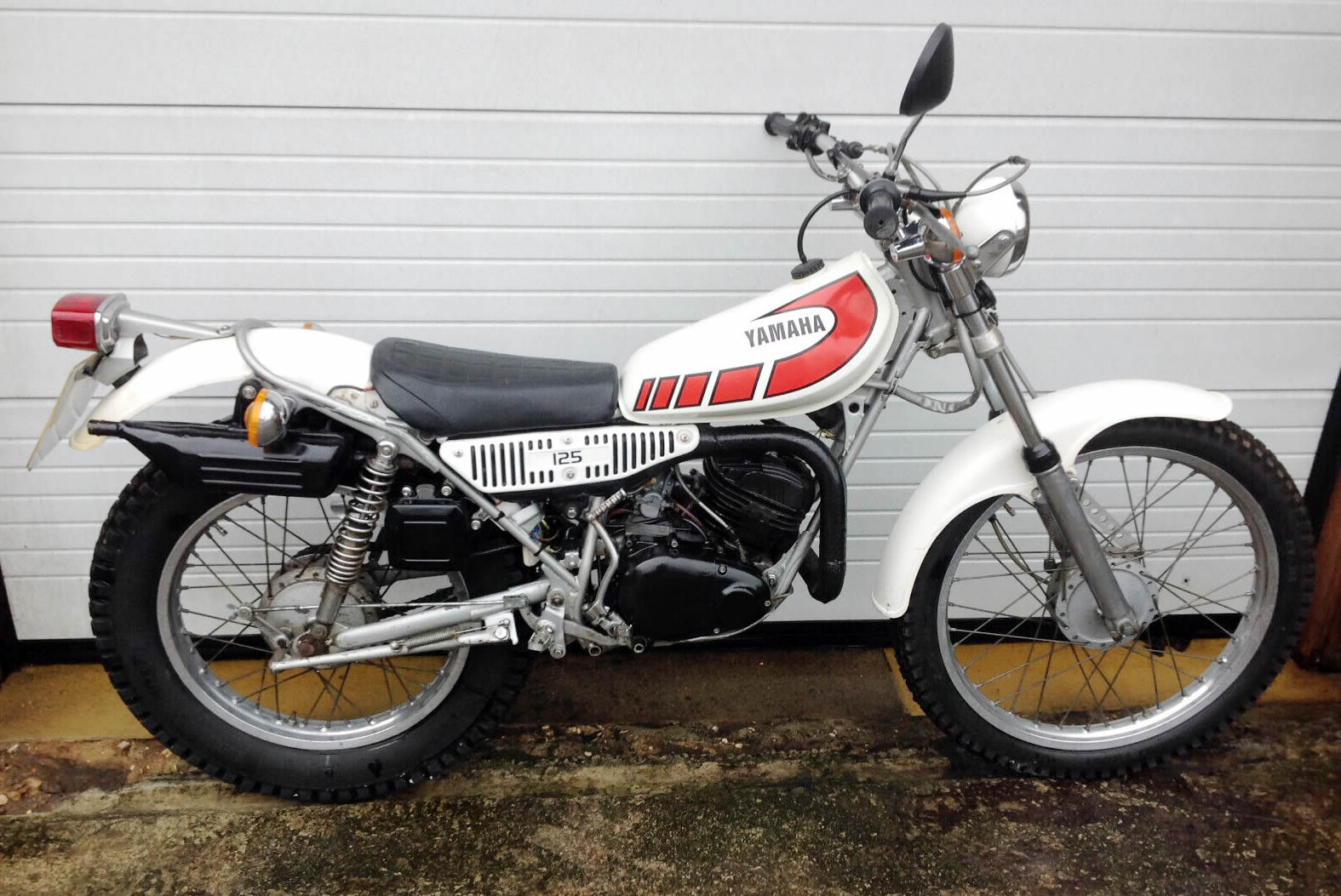 Ad - Very tidy looking road registered 1985 Yamaha TY125 trials 