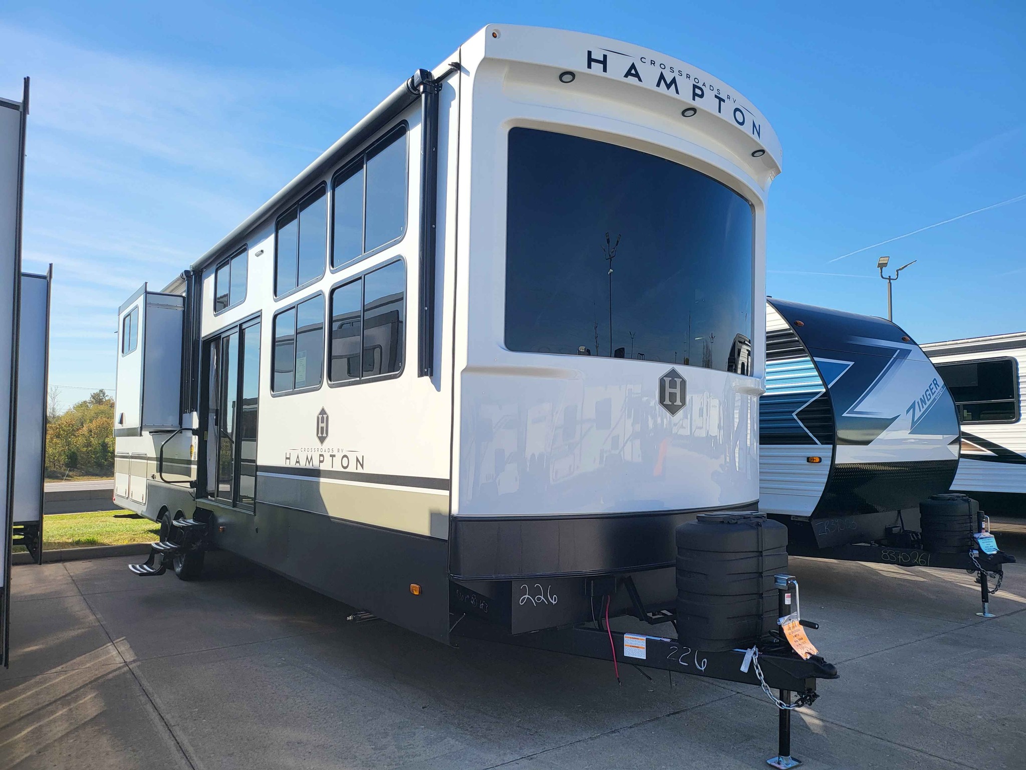 2025 Crossroads HAMPTON 395 BAM - RVs & Campers - O'Fallon, Missouri ...