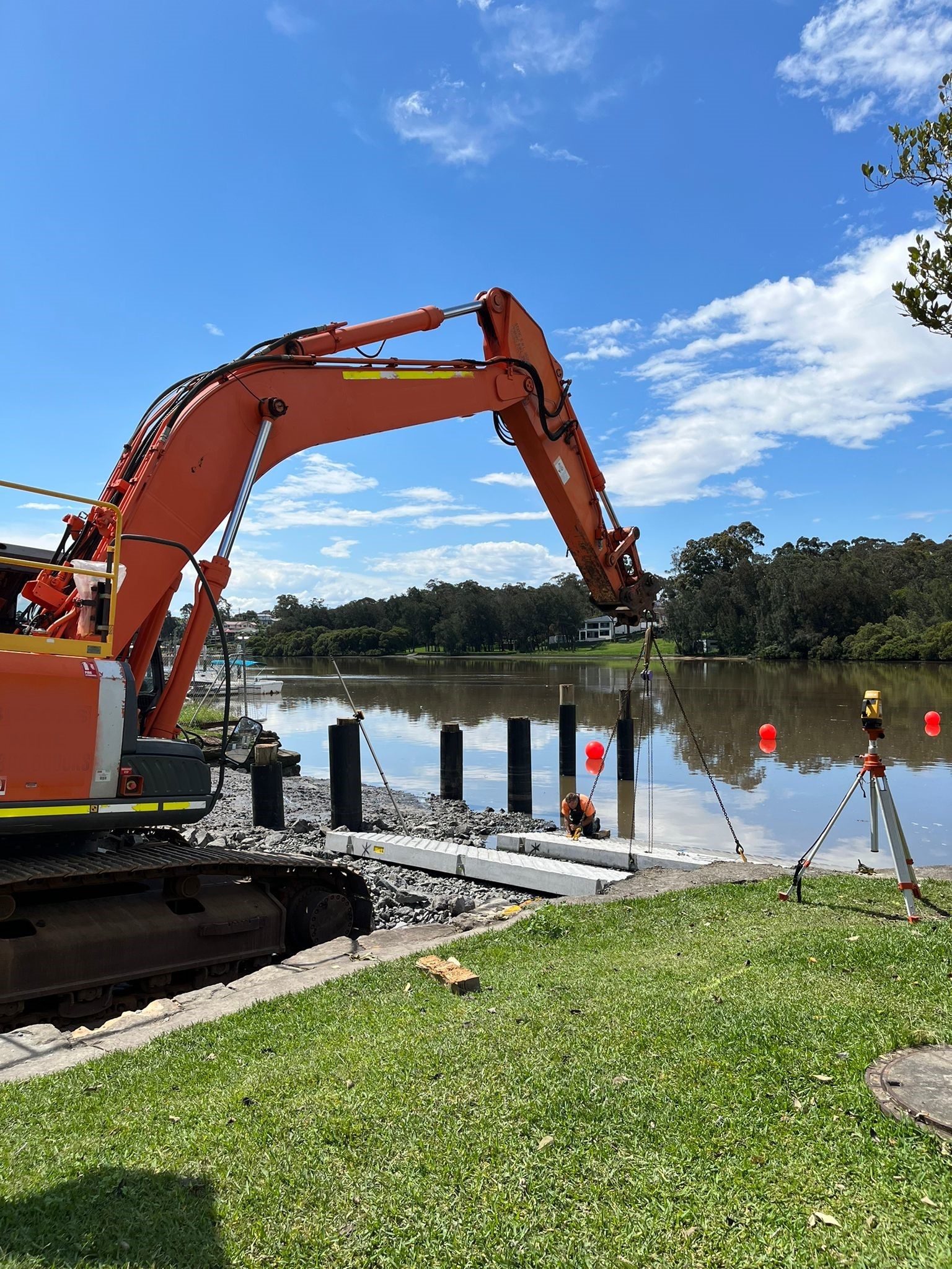 The GPM crew laying the... - GPM Marine Constructions Pty Ltd