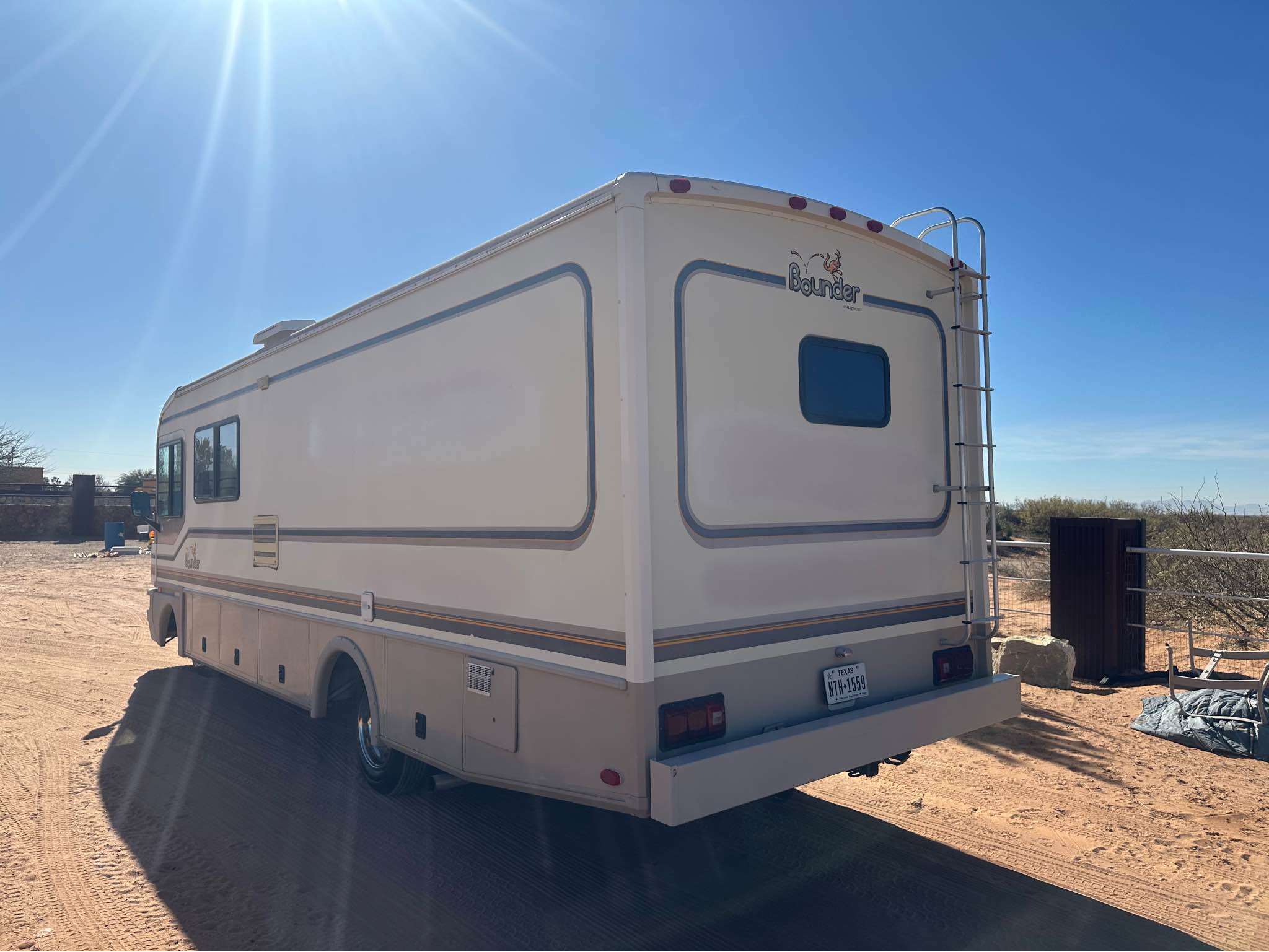 1995 Chevrolet motorhome, bounder by fleetwood - RVs & Campers - El ...