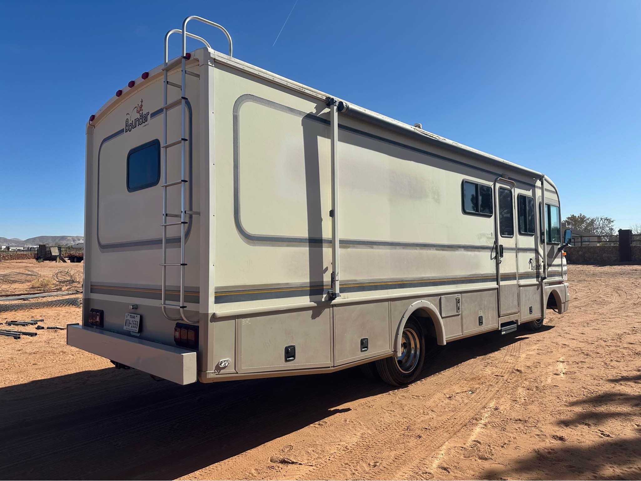 1995 Chevrolet bounder, fleetwood, 6,000 miles - RVs & Campers - El ...