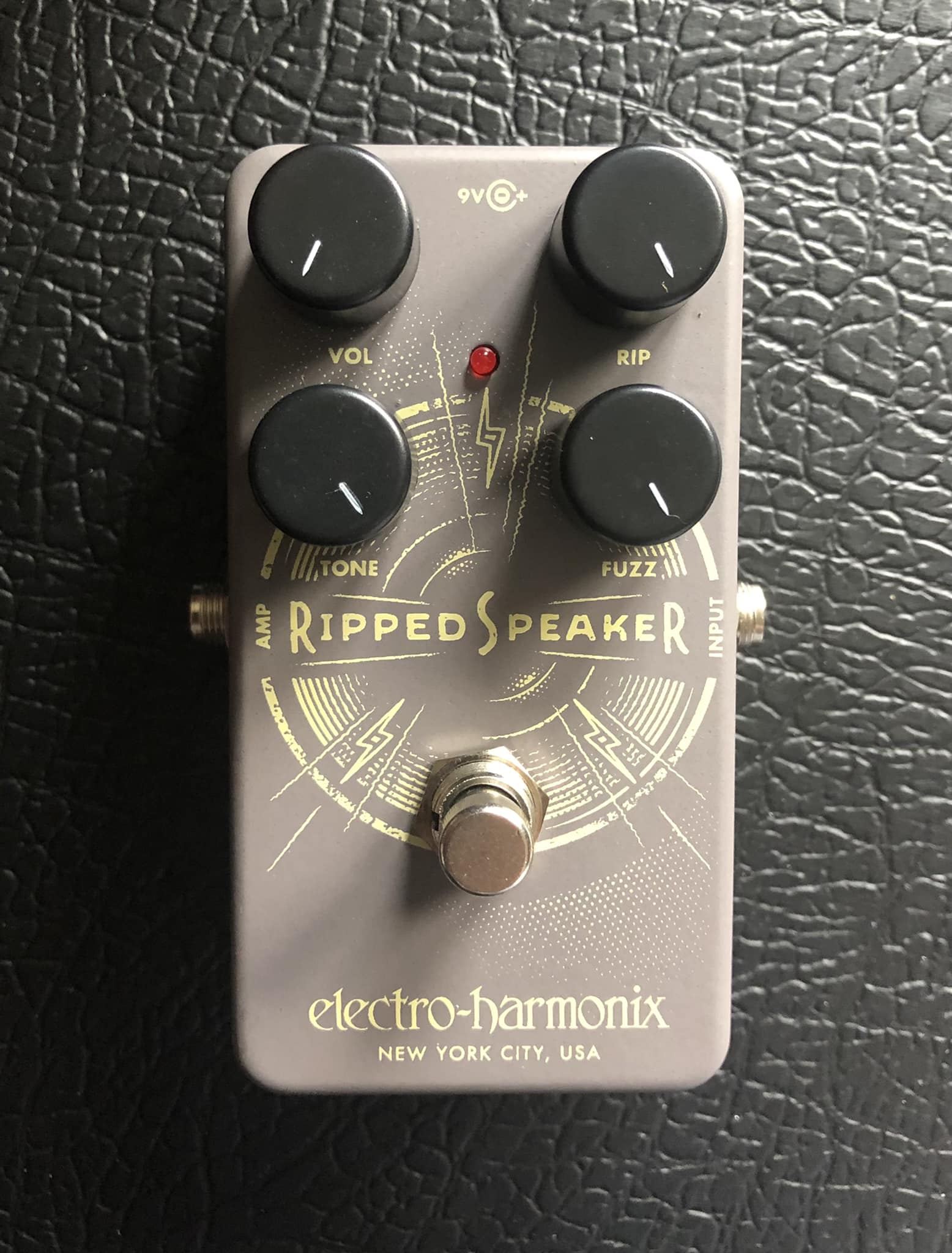 NPD! Electronic Audio Experiments 0xEAE Fuzz. This thing rips!