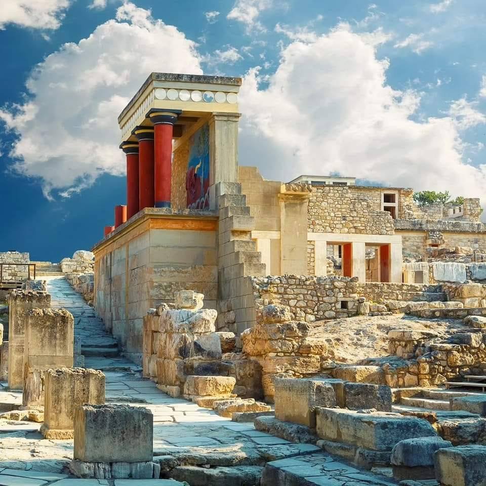 Archaeology - 💙Knossos Palace in Crete. This Minoan palace is a place ...