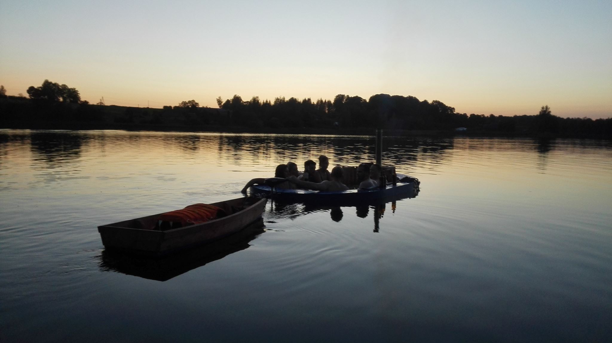 Karstais kubuls kuģis | Veckalsnava