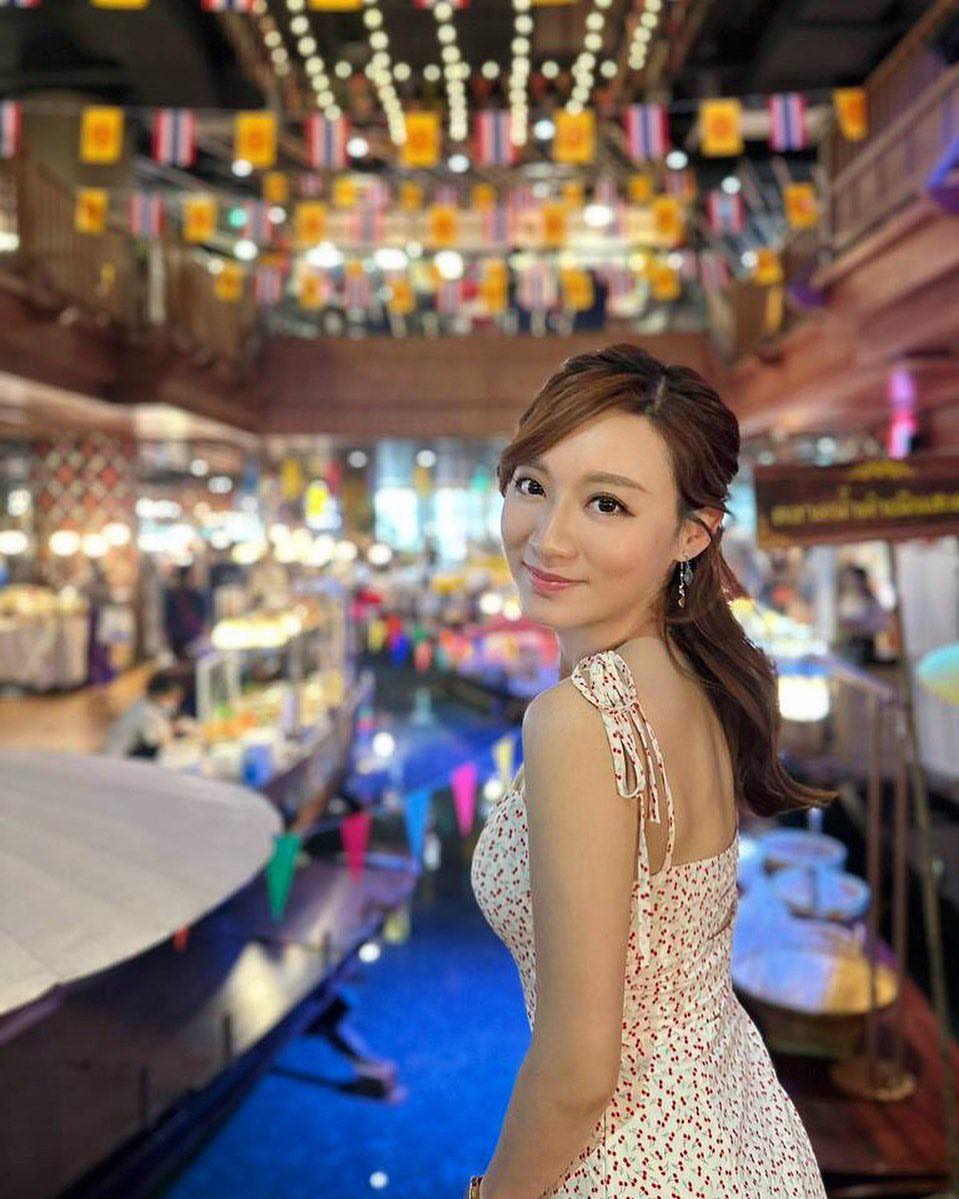 周可茵 Yomi Chow - 周可茵 Yomi Chow added a new photo.