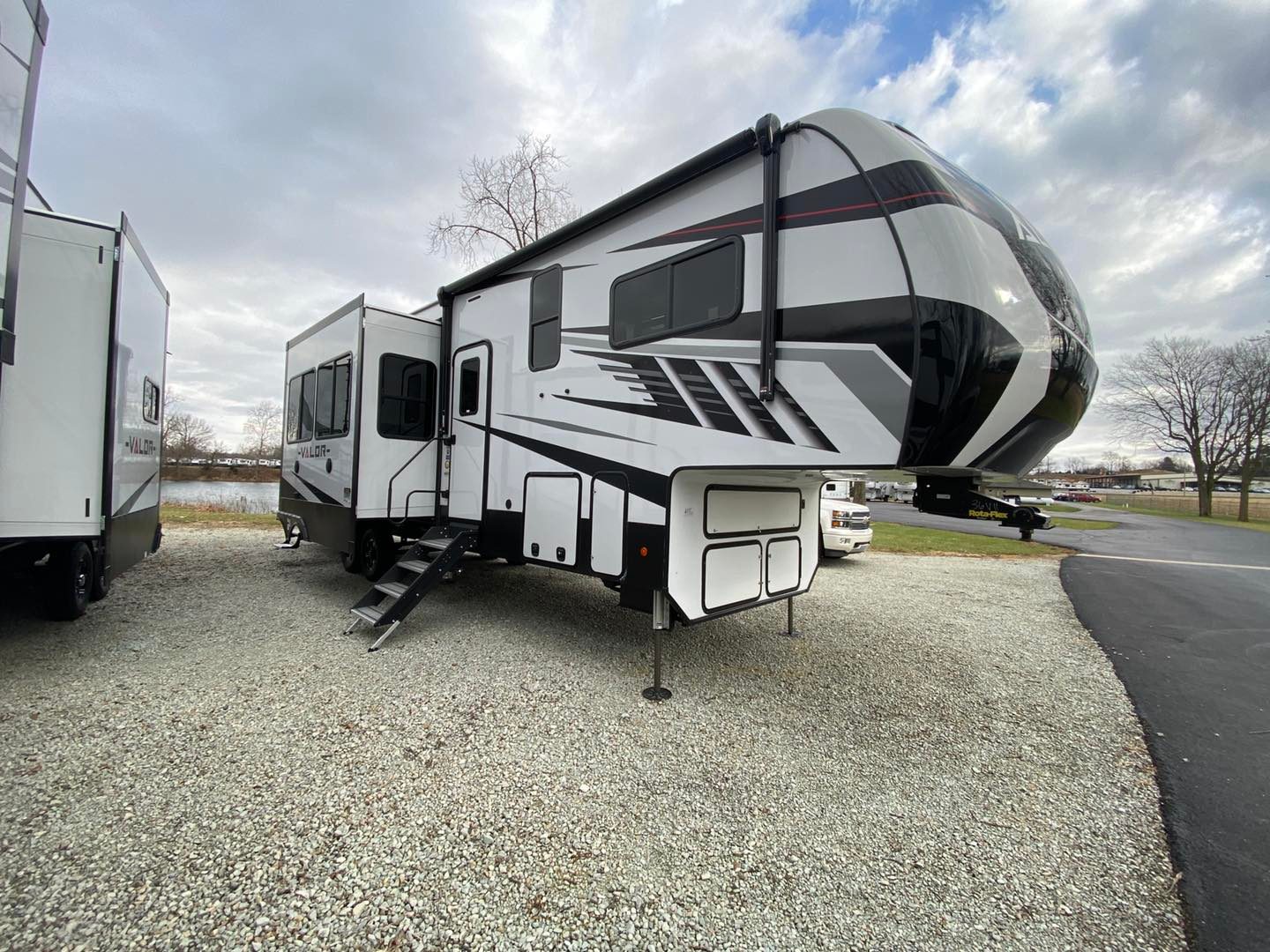 Walnut Ridge RV - The Valor 36V11 is glamping at its... | Facebook
