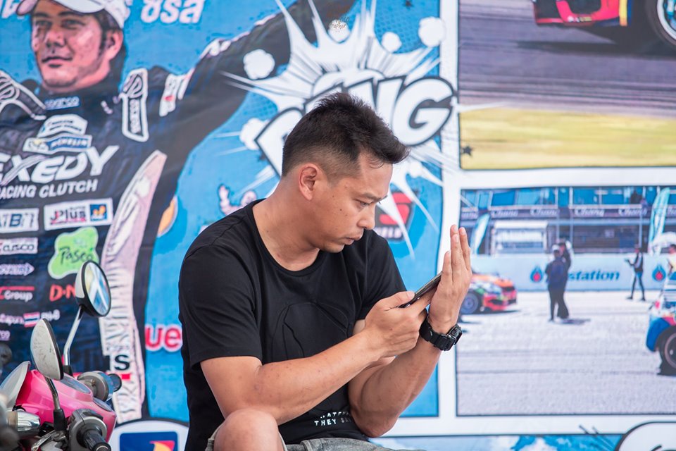 TD นั่งดูไรอยู่หรอ หน้าเครียดเชียว... - Team Donut Racing