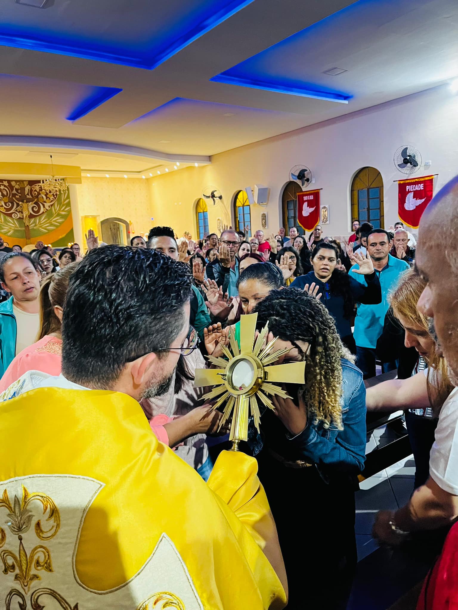 Paróquia Santa Rosa de Lima - Poá | Poá SP