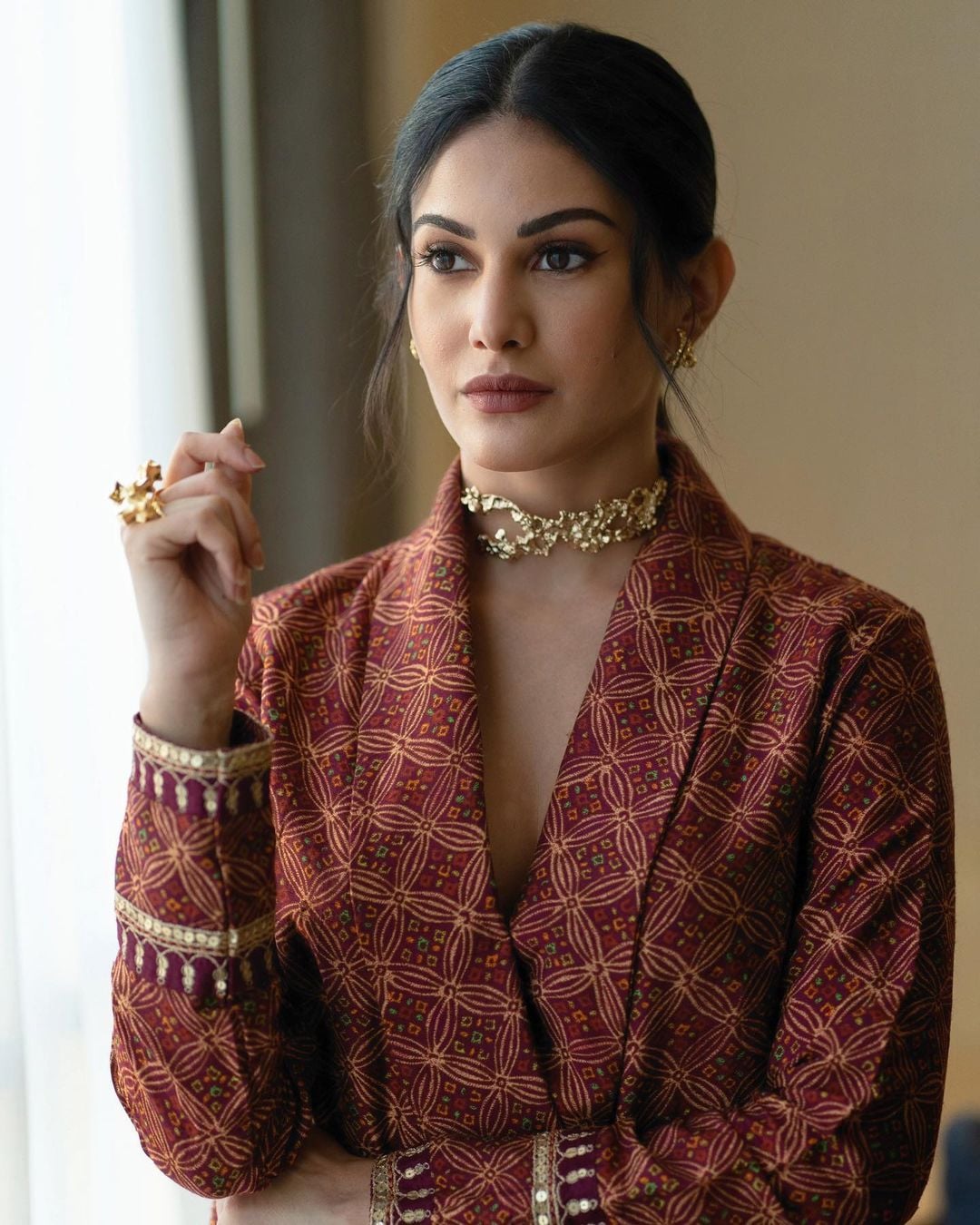 Amyra Dastur Latest Photoshoot... - AndhraWishesh.com
