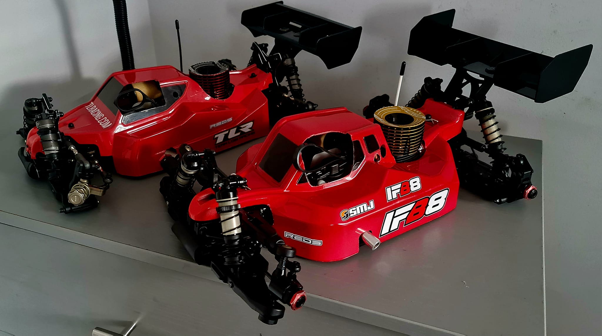 Kyosho Mini Inferno Aluminum Rear Wing Mount Upgrade - 5 Piece Set With Screws, Silver