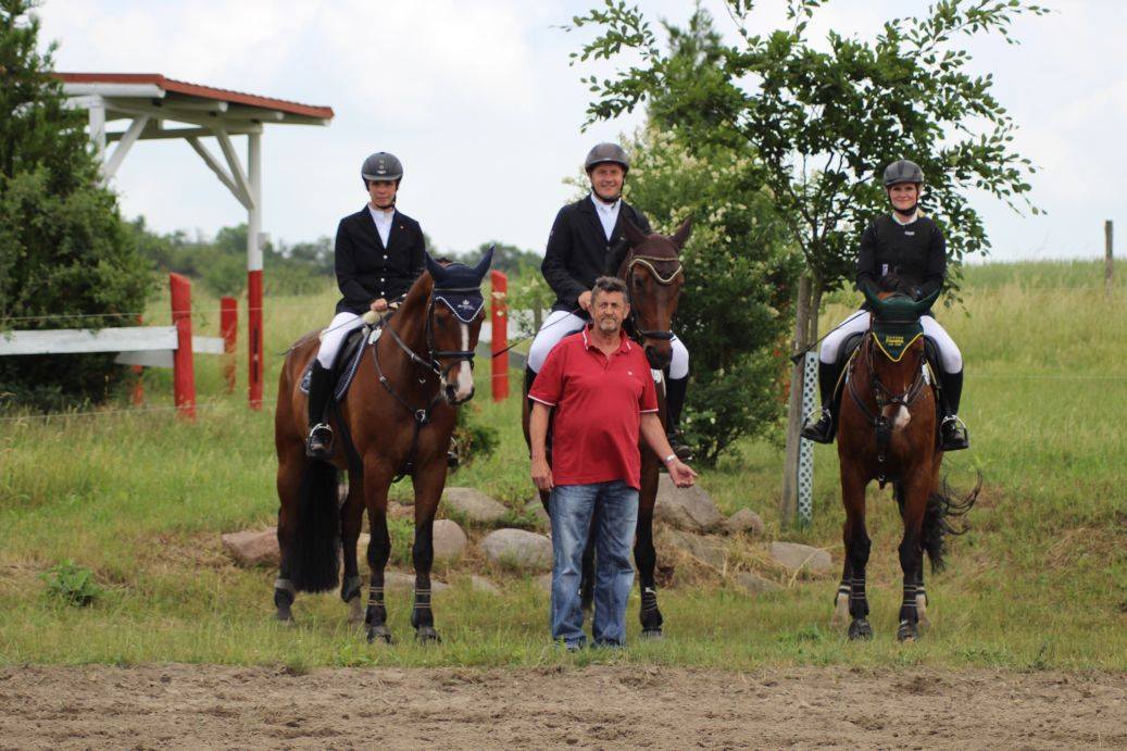 Landmarkt Pegasus ı Oppin - Unsere Reitsport-Eingangs-Ecke 😊🐎 # ...