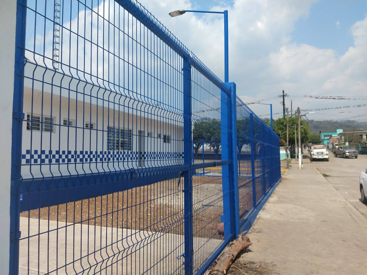 *OBRA DE REJA PANEL/ACERO AZUL REY EN... - Grupo Malla Aceros | Facebook