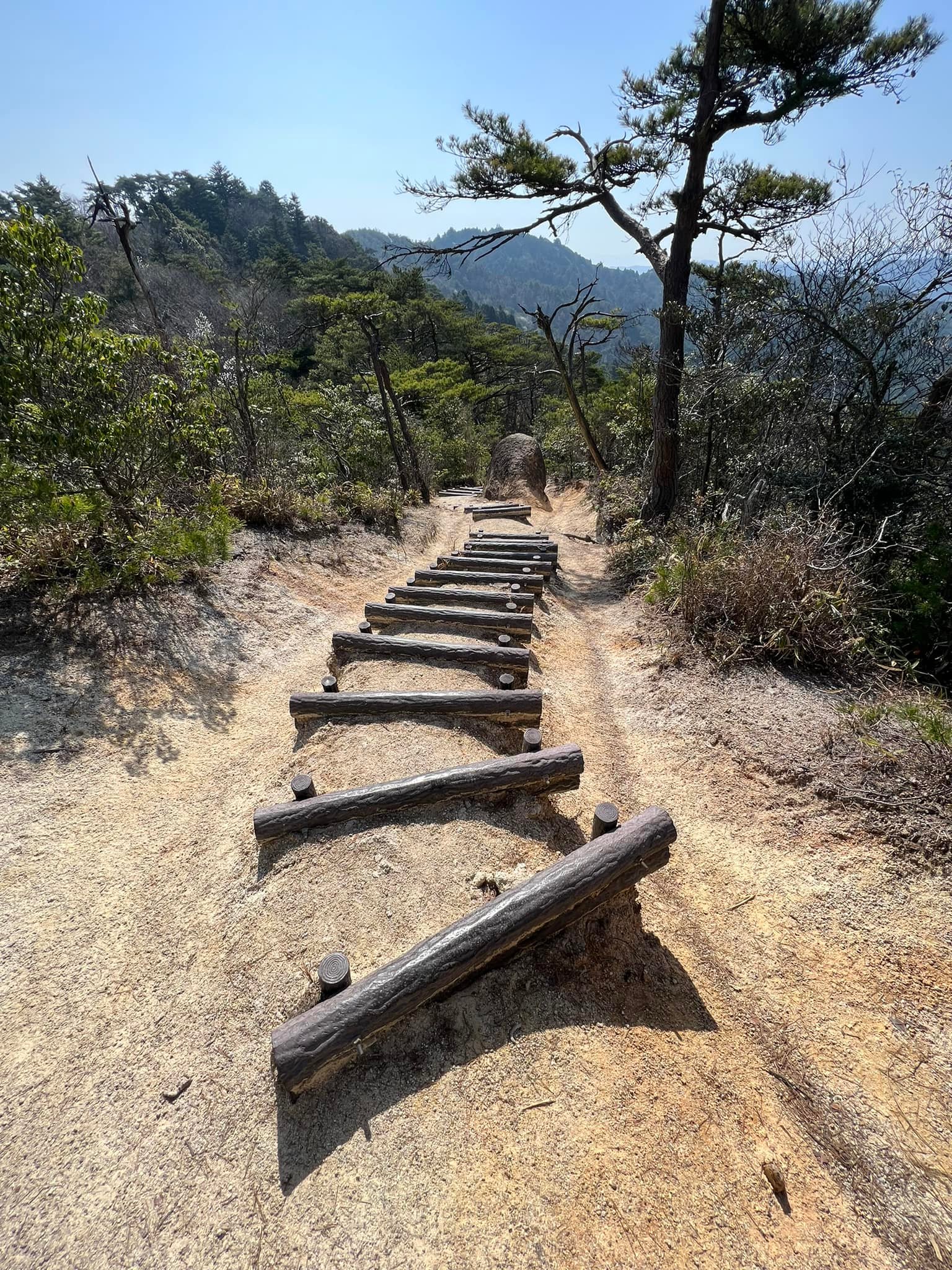 Hiking and rock climbing in Konze Alps, Shiga
