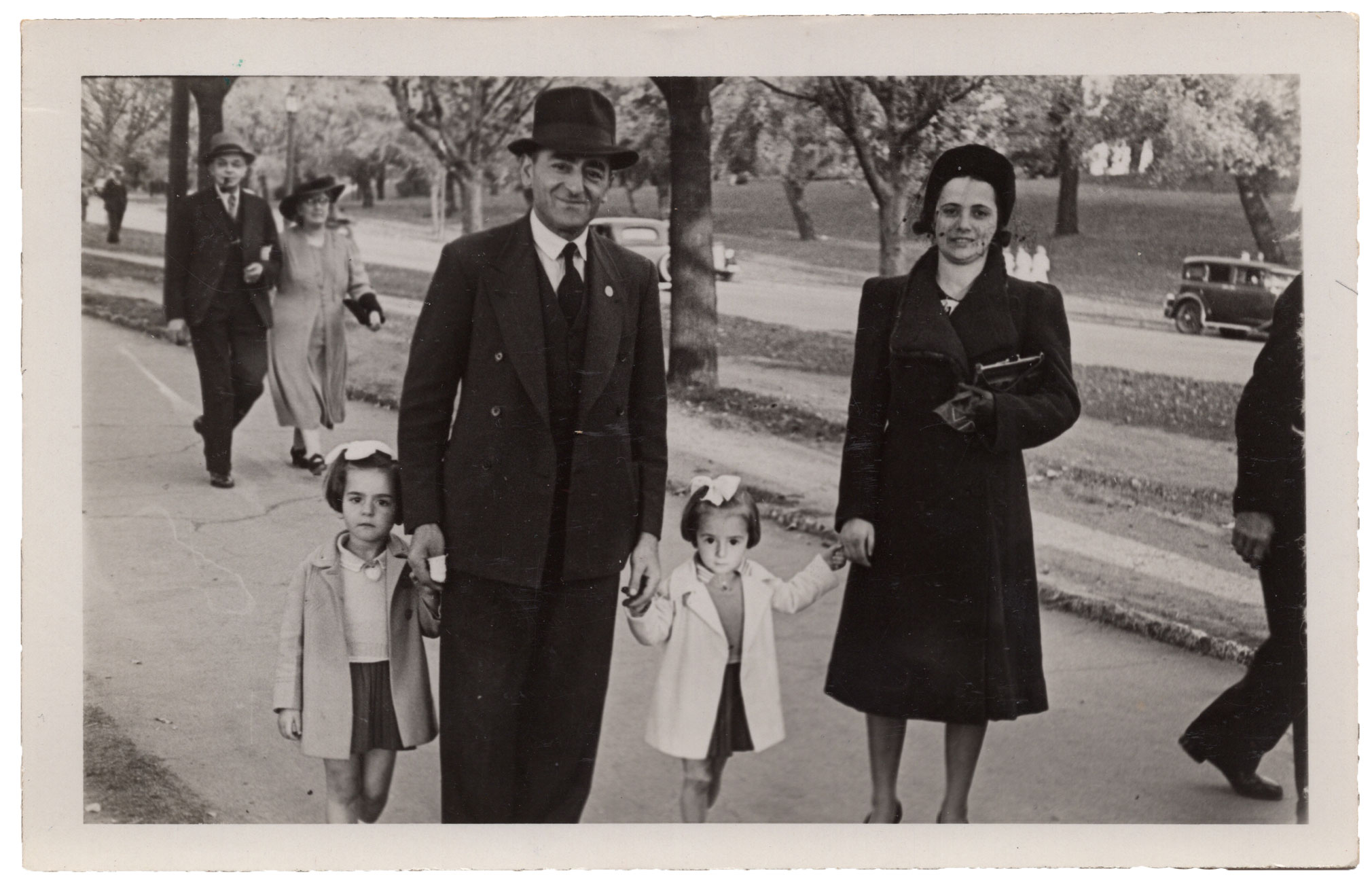 Tales - John and Maria Raftopoulos with their daughters Toula (aged 2 ...