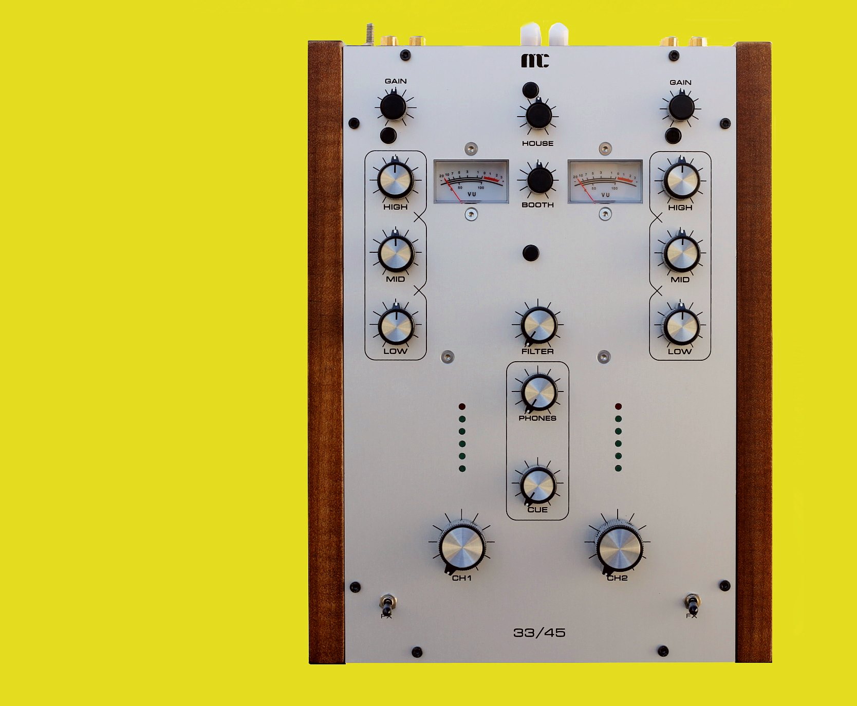 An Allen & Heath Xone:32 rotary scratch mixer modification