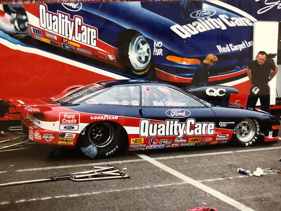 Drag - Bob Glidden's Ford Quality Car Probe alongside the Glidden ...