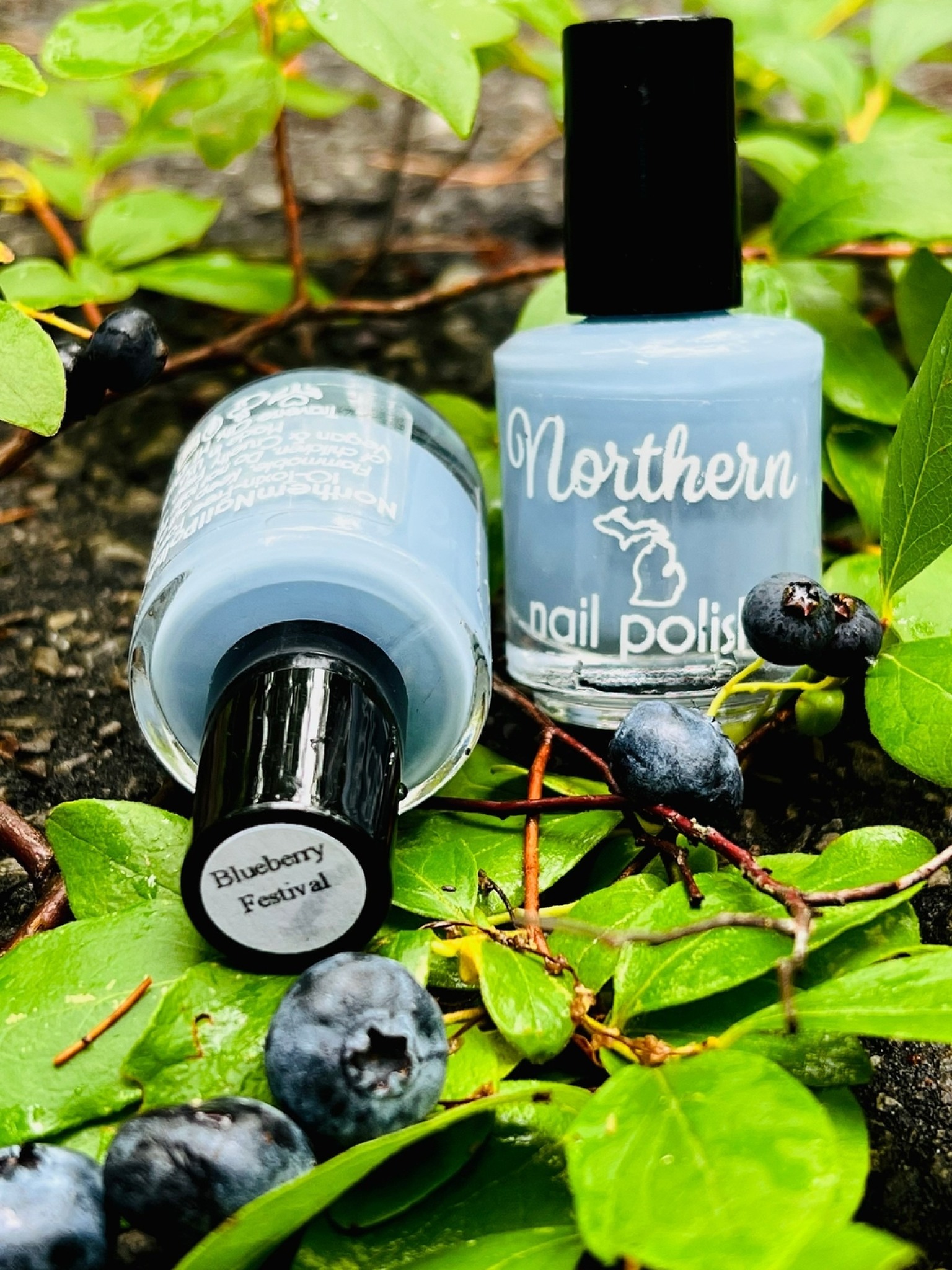 What nail color and design would represent August?