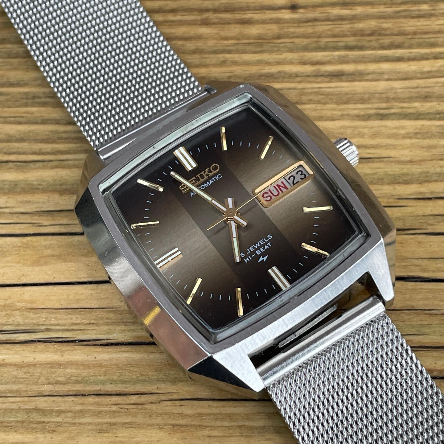 ビンテージ　ラグ My latest vintage. Seiko 5246-5039 1973 video link in my bio!