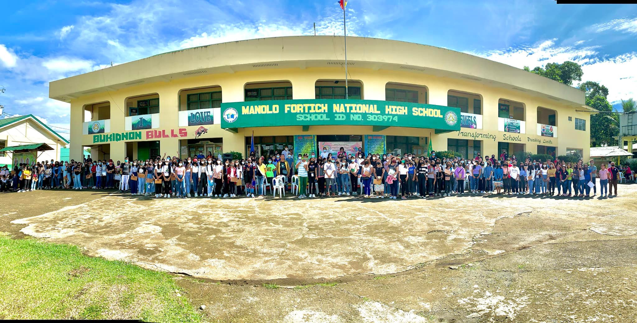 Manolo Fortich... - Manolo Fortich National High School