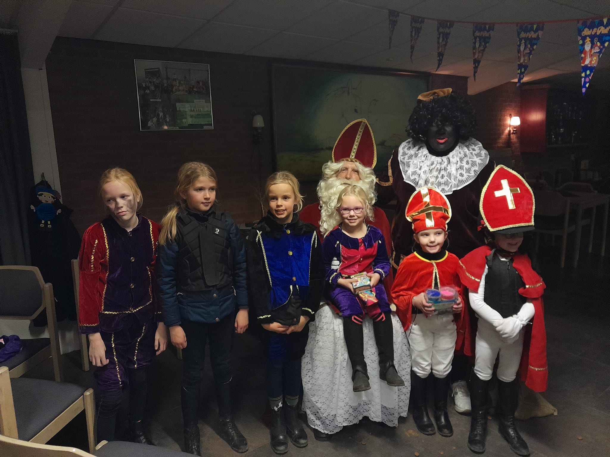 De Bosruiters - Sinterklaas en piet heeft vanavond een...