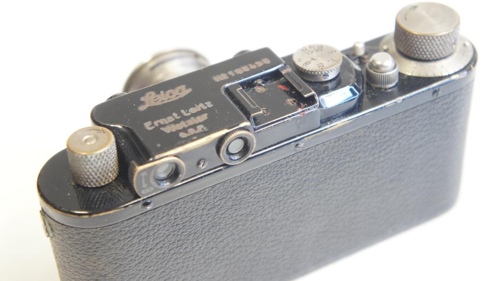 Identifying a potentially fake Leica camera