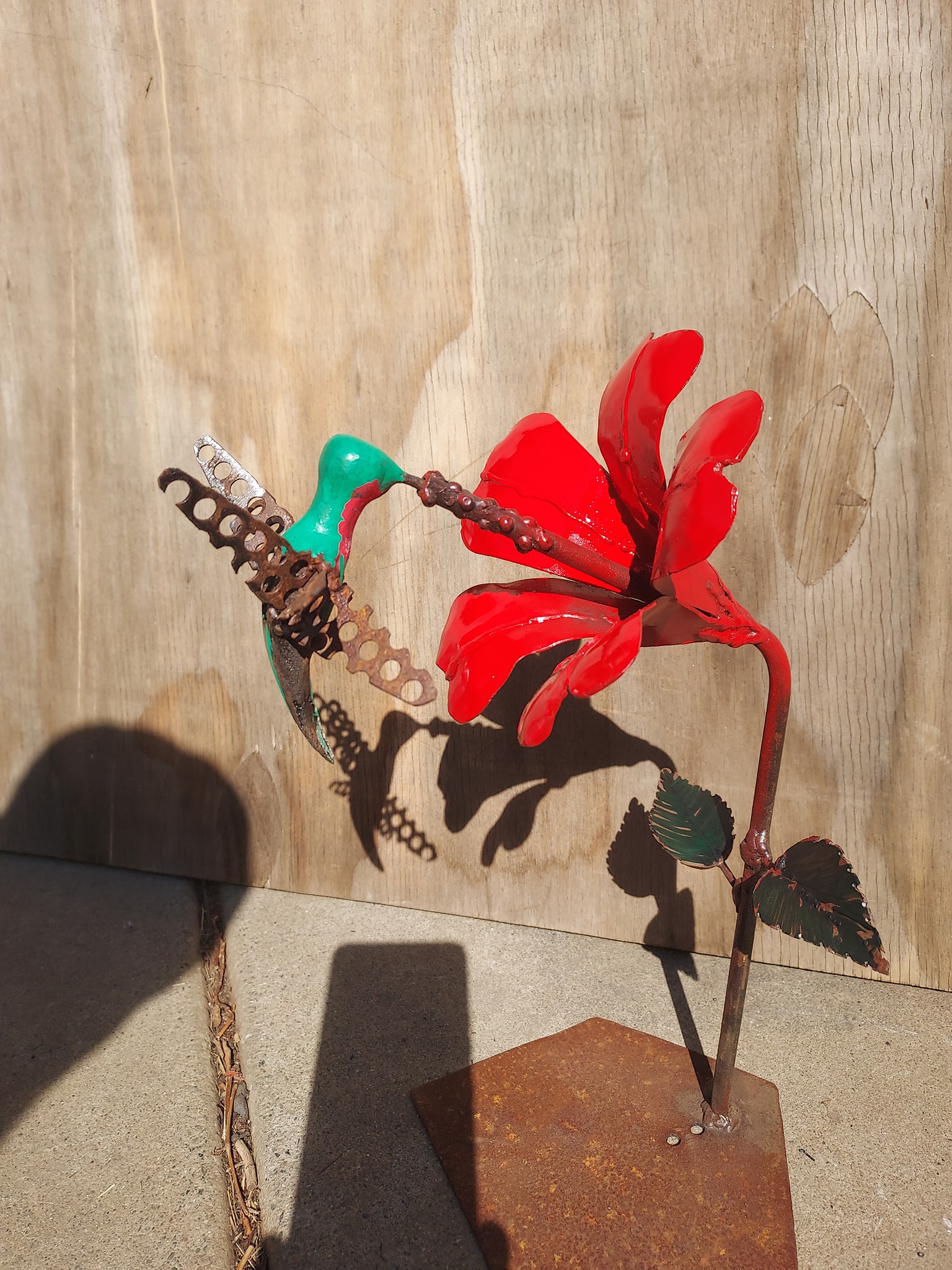 Dutch artist Jos Hammer specializes in stunning, metal bird