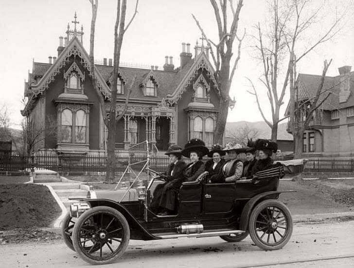 Old - A Sunday Drive, 1909: A Glimpse into the Past In 1909, the ...