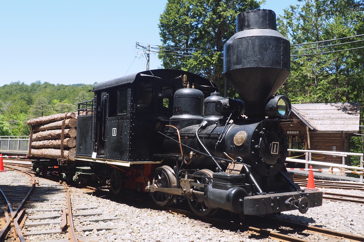 Baldwin locomotives on Kiso Forest Railway