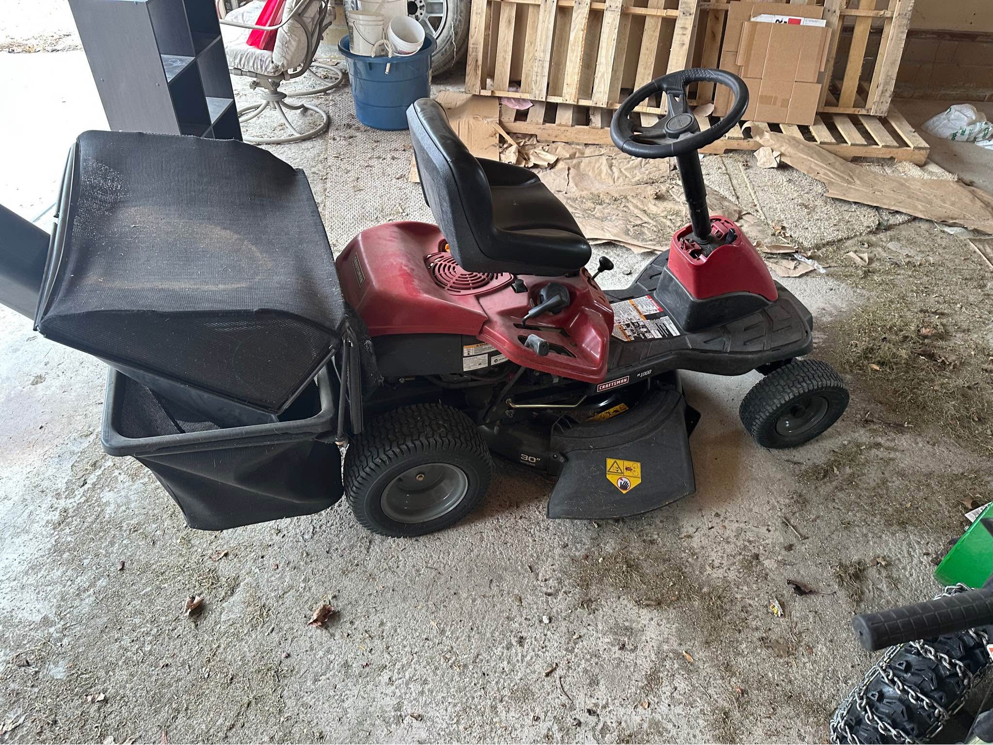 Craftsman R1000 riding lawnmower with bagger - Lawn Mowers - Eagle ...