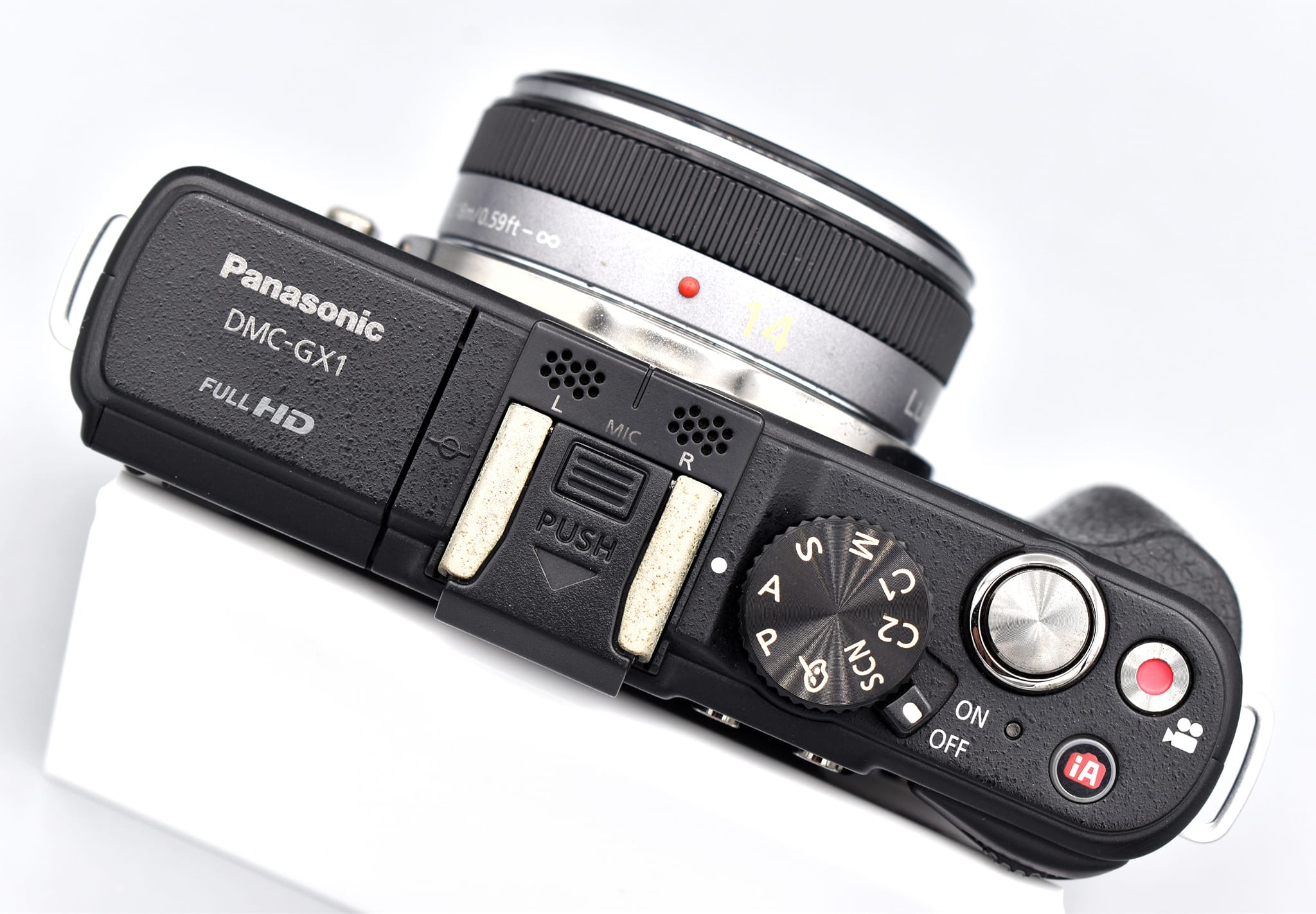 Panasonic LUMIX GX1 lens LUMIX G 14mm f2.5 គុណភាព: មួយ 