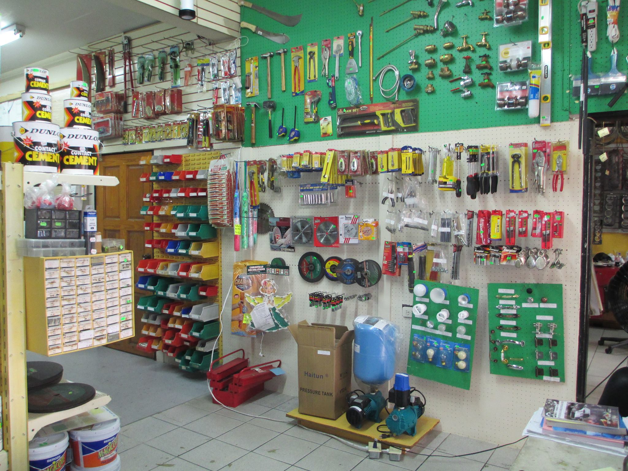 Mega Hardware | San Fernando