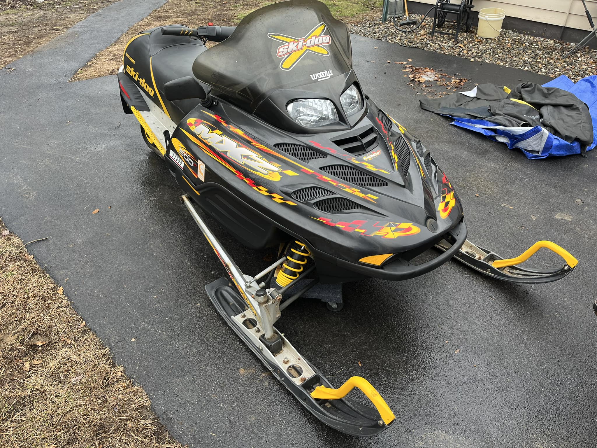 Was wondering if anybody knows what size carbs are on a 2002 ski