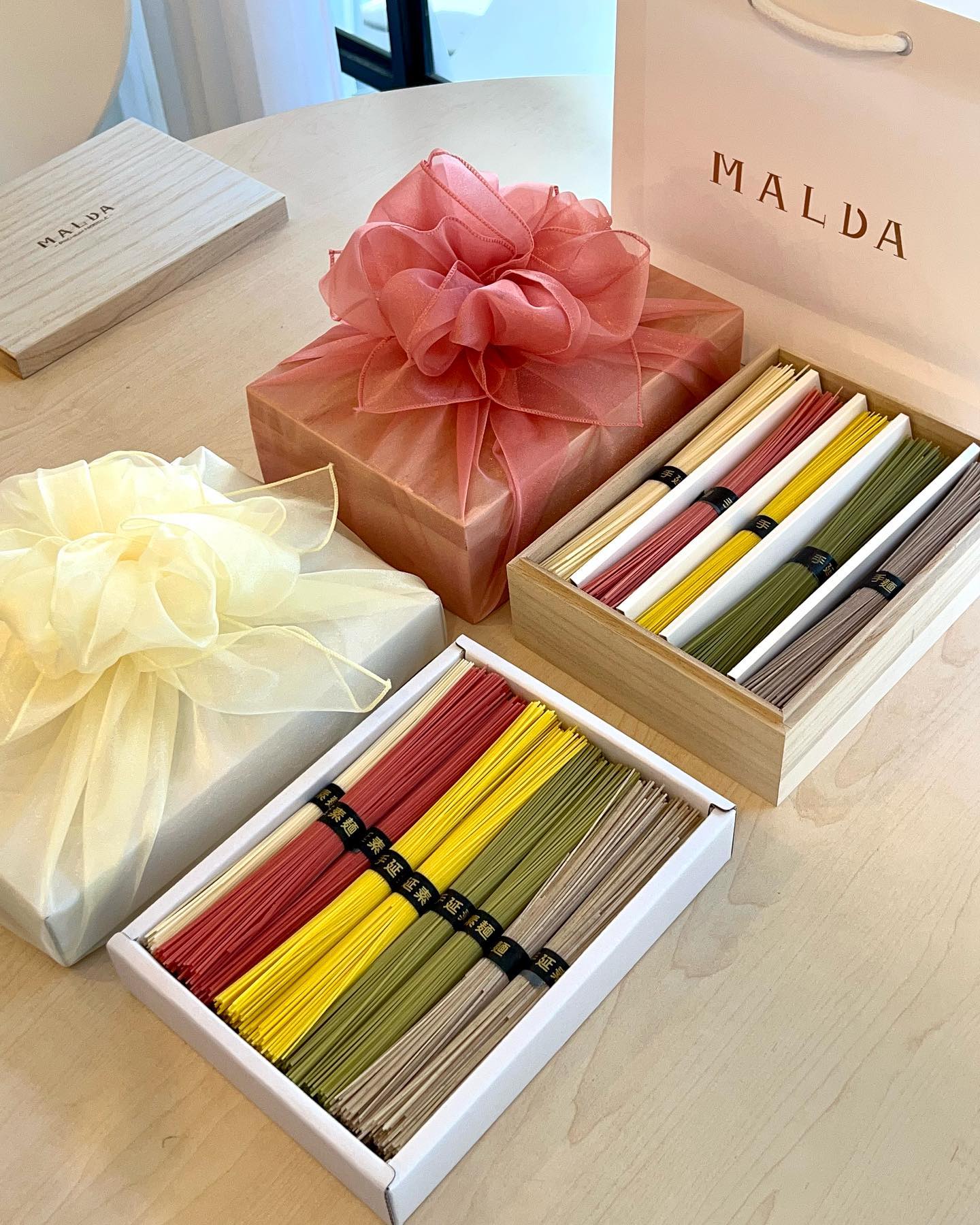 말다오동 과 말다2호 ️ 말다오동은 오동나무케이스안에 500g... - 가나오색수연소면 , 말다 MALDA | Facebook