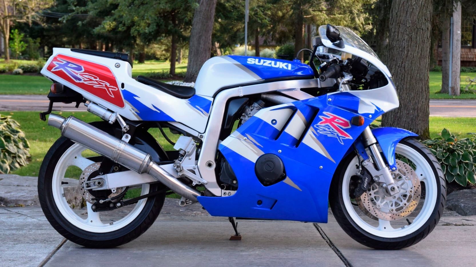 400 R. Yamaha FZR or Suzuki GSX-R? Early 90s