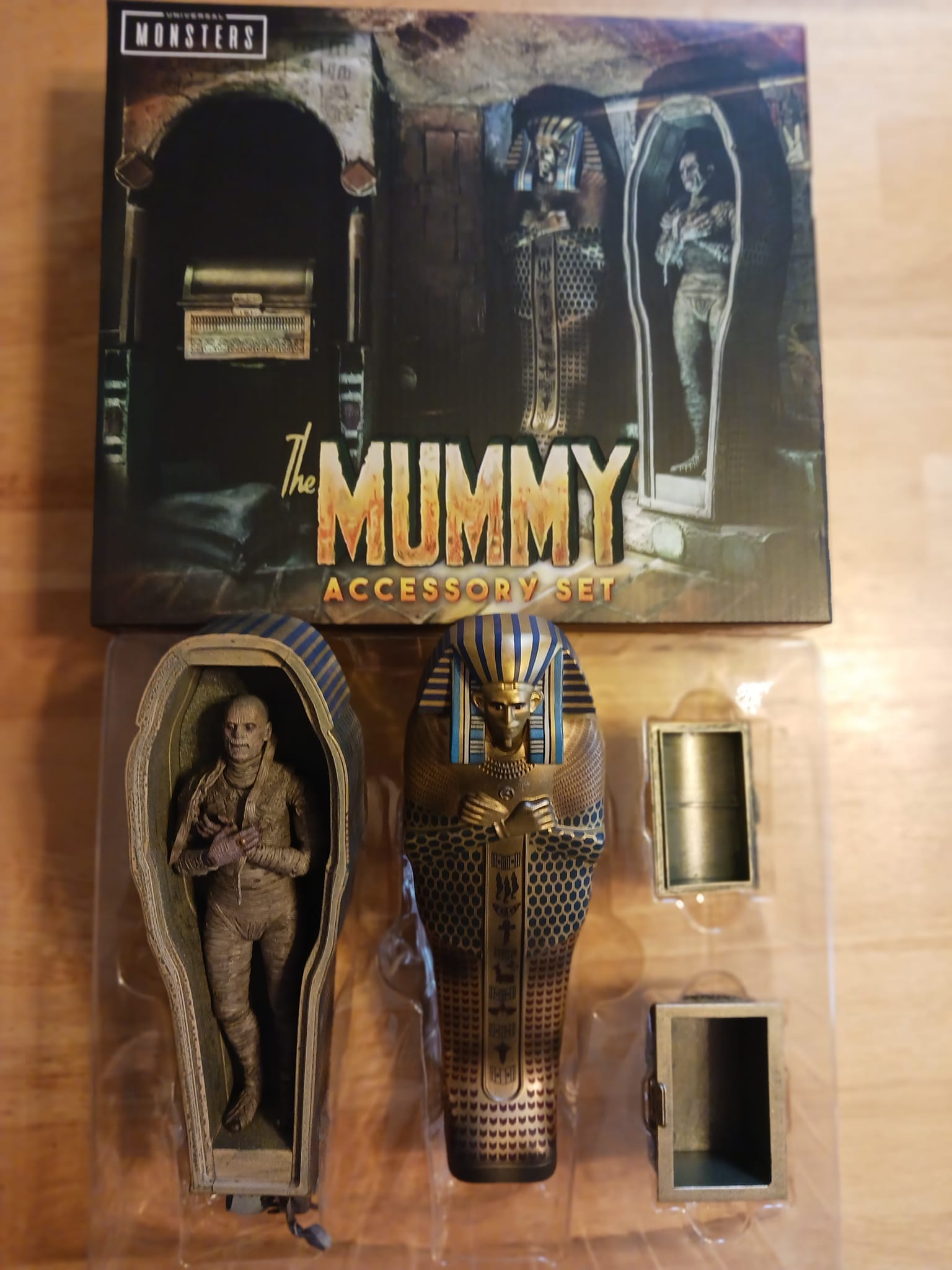 Some things should stay buried ☠️ Get your hands on The Mummy