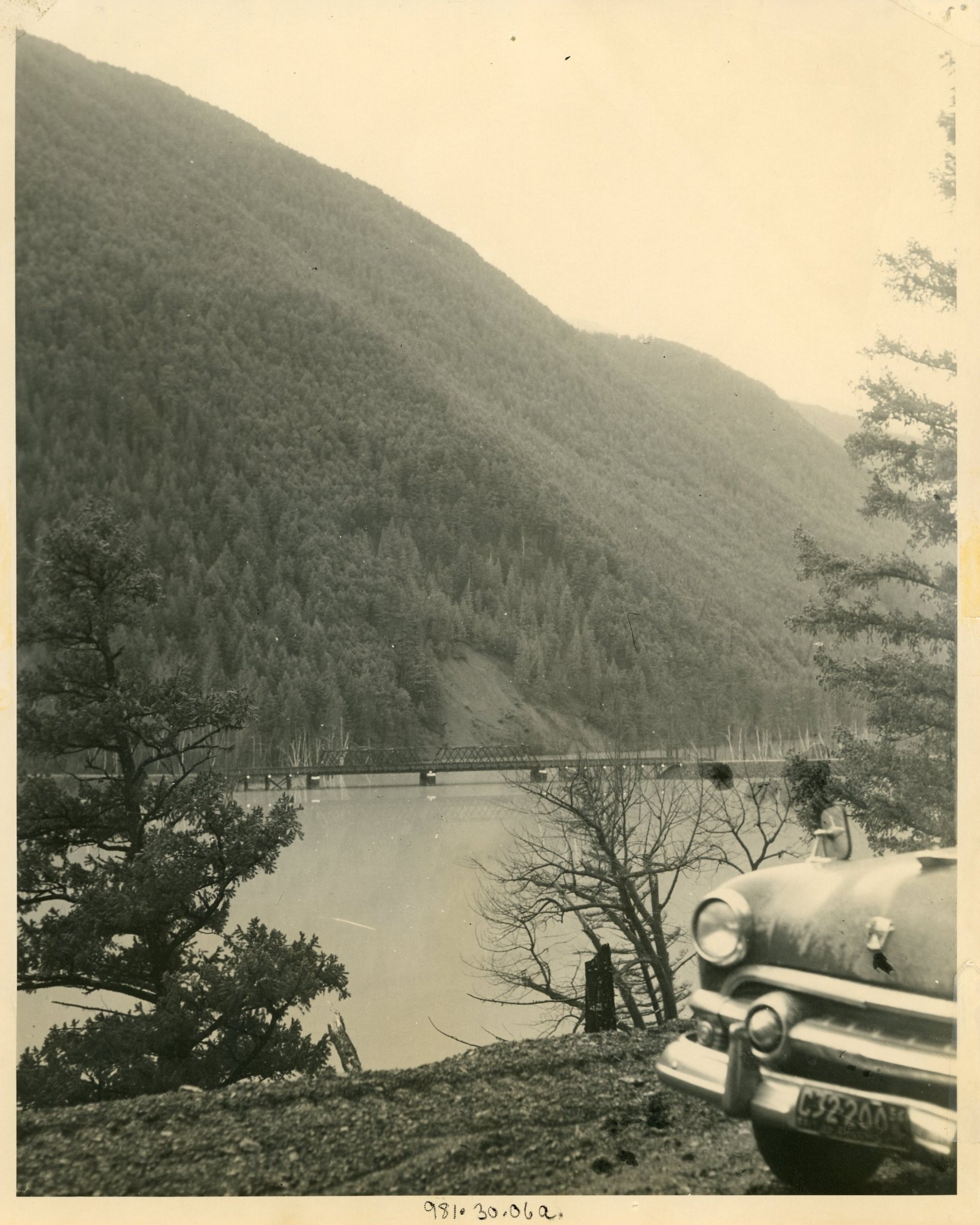 Bralorne - Hello: This is a photograph of the old Hanson's Bridge ...